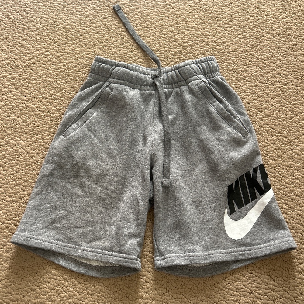 Nike, youth small knit shorts